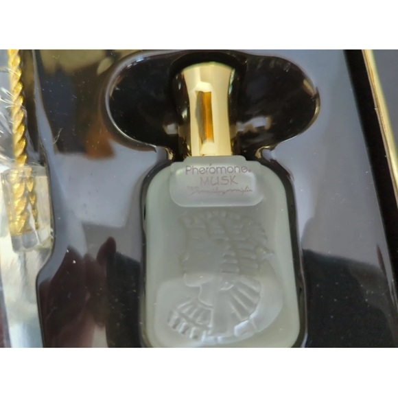 Marilyn Miglin Perfume Gift with Crystal Refillable Bottle 6 Scents BNIB - Picture 6 of 6